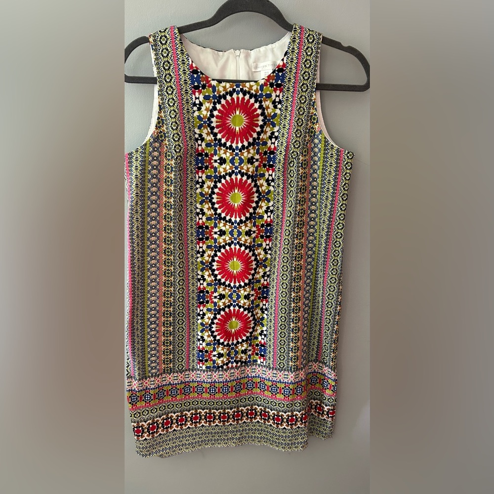 London Times size 8 fitted dress multi color. Zipped up the back